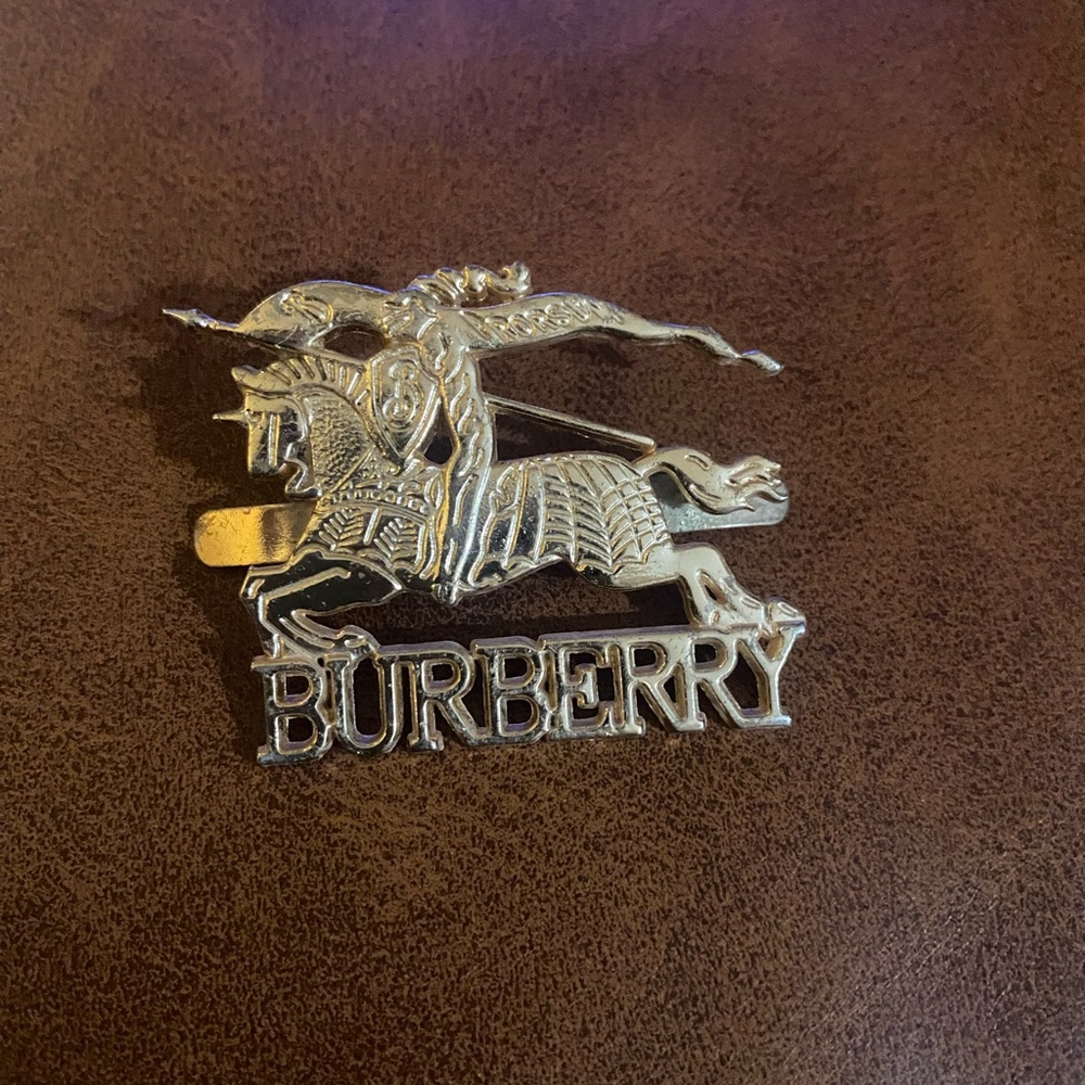 Vintage Burberry Knight pin/clip